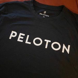 PELOTON CENTURY TEE IN XS. BLACK.